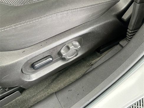 Used 2016 Ford Taurus SEL image 18