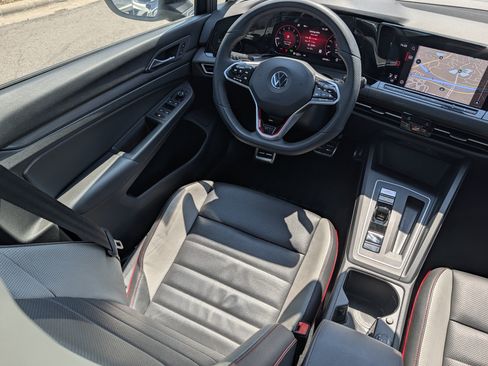 Used 2022 Volkswagen GTI SE FWD image 9