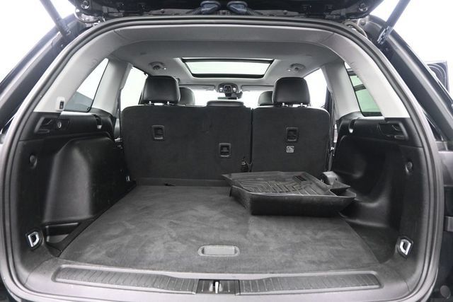 Used 2023 Jeep Grand Cherokee Limited w/ Luxury Tech Group II AWD/4WD image 7