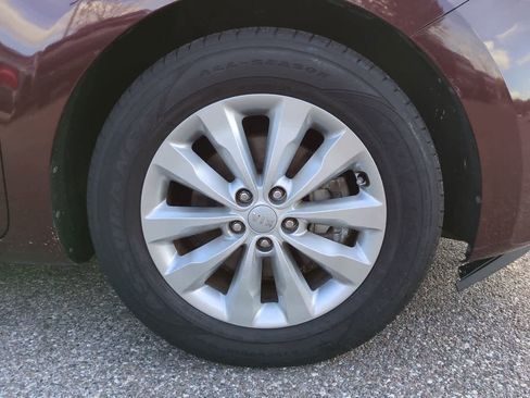 Used 2016 Kia Sedona EX image 11