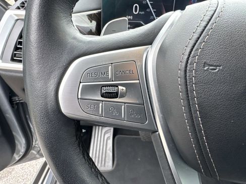 Used 2025 BMW X7 xDrive40i image 32