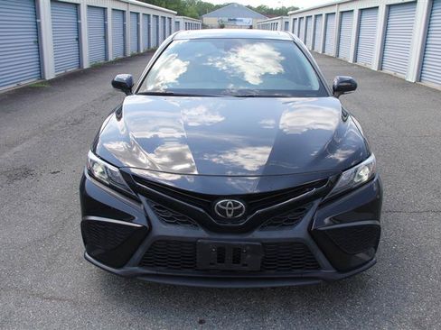 Used 2022 Toyota Camry SE w/ Cold Weather Package FWD image 3