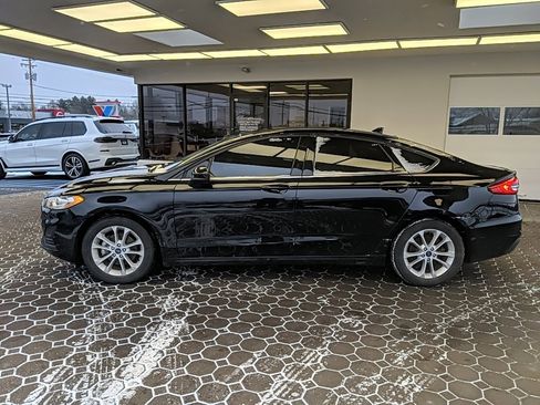 Used 2020 Ford Fusion SE image 5