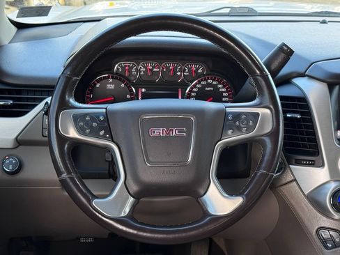 Used 2015 GMC Yukon XL SLT w/ Open Road Package AWD/4WD image 8