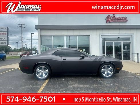 Used 2014 Dodge Challenger R/T RWD image 10