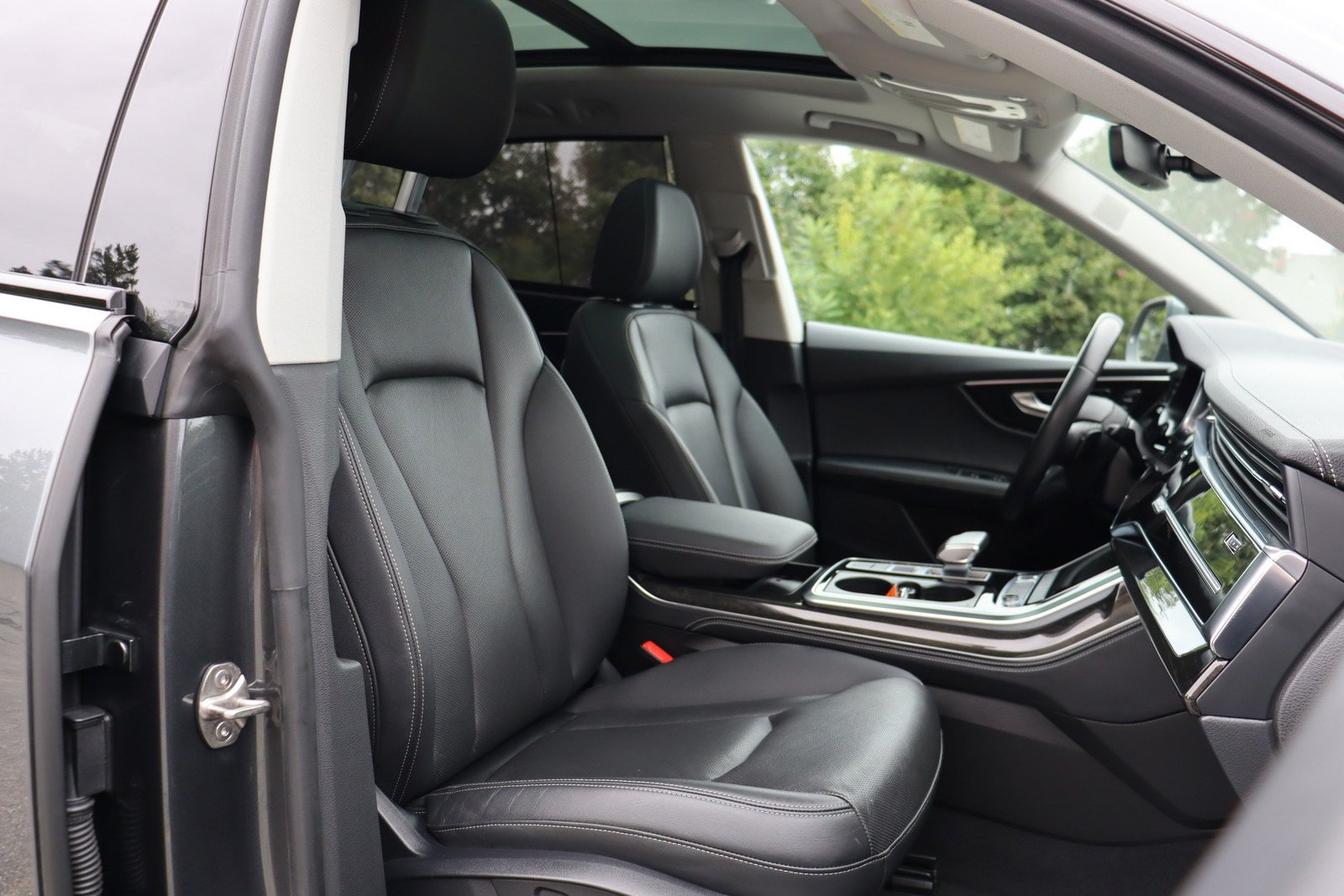 Used 2023 Audi Q8 Premium Plus w/ Premium Plus Package AWD/4WD image 21