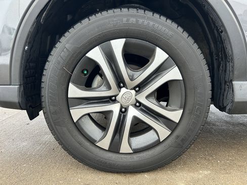 Certified 2018 Toyota RAV4 LE image 10