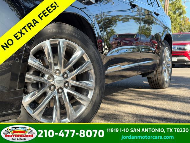 Used 2022 Cadillac XT6 Premium Luxury w/ Technology Package FWD image 2