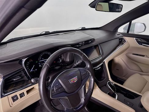 Used 2019 Cadillac XT5 FWD image 9
