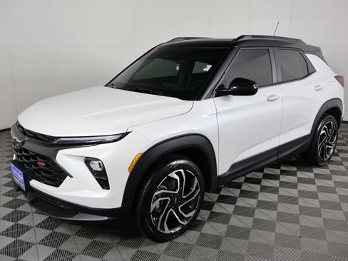 Used 2025 Chevrolet TrailBlazer RS w/ Convenience Package image 10