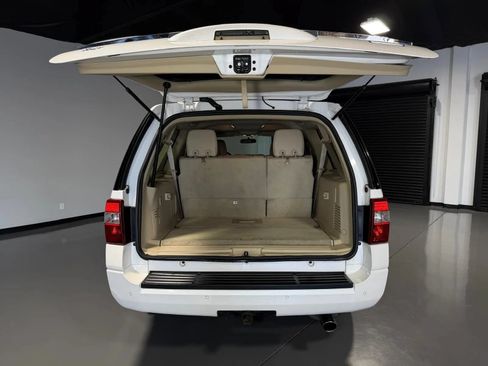Used 2016 Ford Expedition EL XLT w/ Equipment Group 202A AWD/4WD image 14