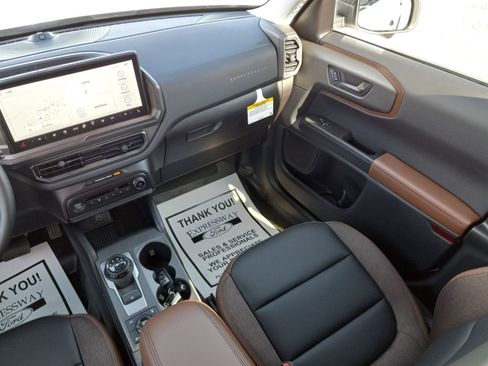 New 2026 Ford Bronco Sport Outer Banks w/ Sasquatch Outer Banks Package AWD/4WD image 16