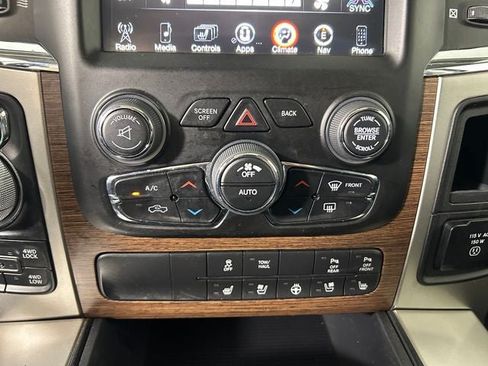 Used 2017 RAM 1500 Laramie w/ Convenience Group AWD/4WD image 21
