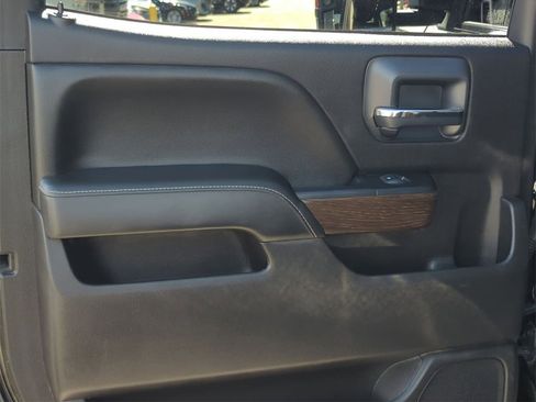 Used 2018 GMC Sierra 3500 Denali w/ Duramax Plus Package image 23