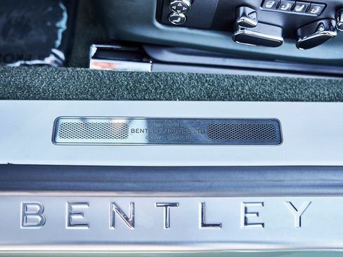 Used 2020 Bentley Continental GT AWD/4WD image 32