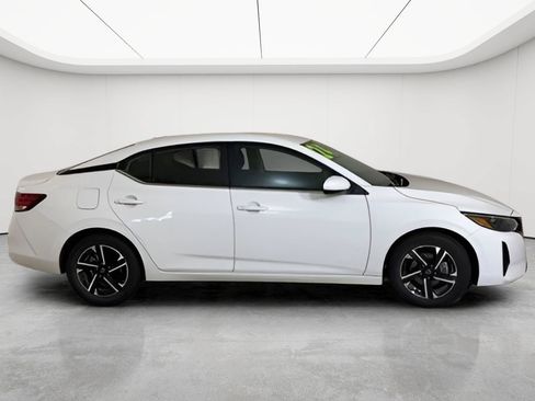 Used 2024 Nissan Sentra SV FWD image 4