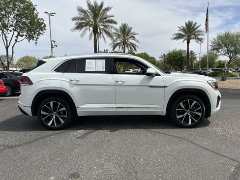 Used 2025 Volkswagen Atlas Cross Sport SEL Premium R-Line image 4