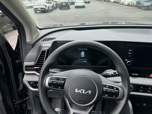 Used 2025 Kia Sportage LX FWD image 29