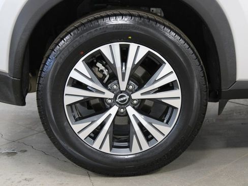 Used 2022 Nissan Rogue SV image 13