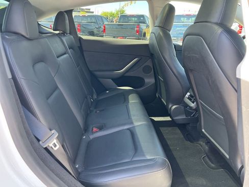 Used 2023 Tesla Model Y Long Range AWD/4WD image 22