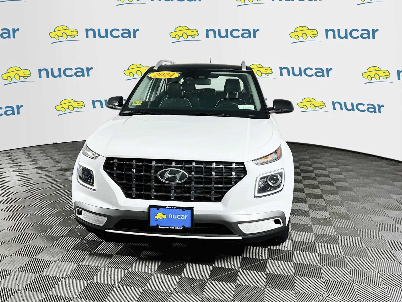 Certified 2024 Hyundai Venue Limited FWD image 2