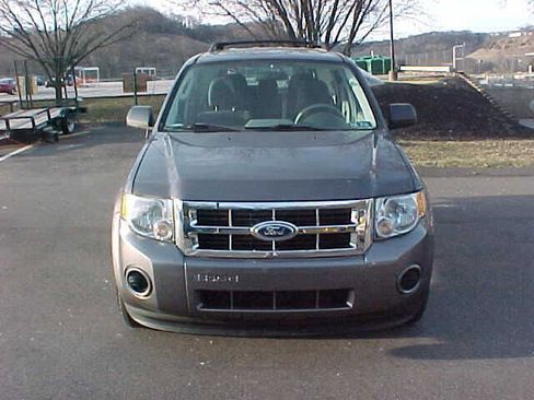 Used 2011 Ford Escape XLS w/ 102A Rapid Spec Order Code image 3