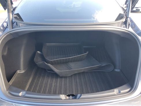 Used 2023 Tesla Model 3 Standard Range image 9