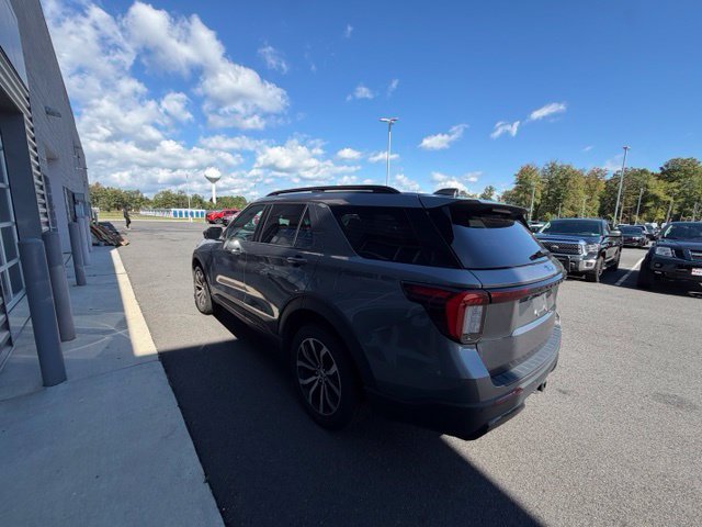 Used 2025 Ford Explorer ST-Line AWD/4WD image 10