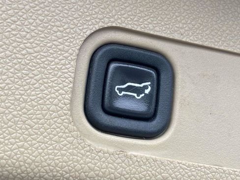 Used 2013 GMC Yukon XL Denali image 12