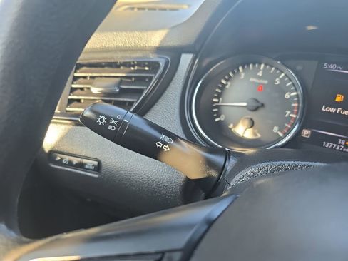 Used 2018 Nissan Rogue Sport S image 22