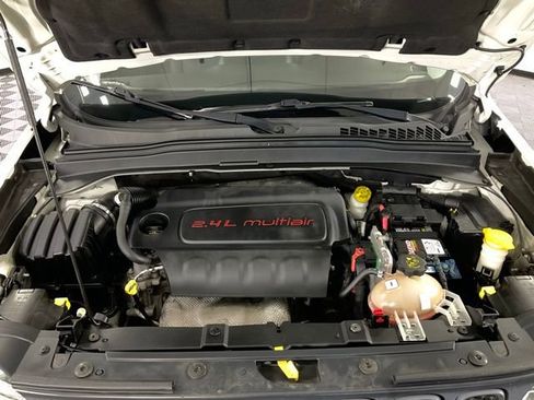 Used 2015 Jeep Renegade Trailhawk w/ Premium Leather Group image 38