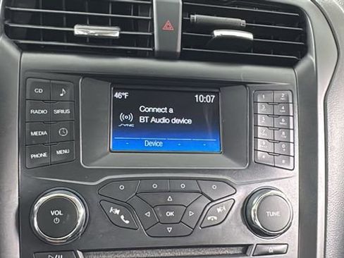 Used 2018 Ford Fusion SE w/ Equipment Group 601A image 23