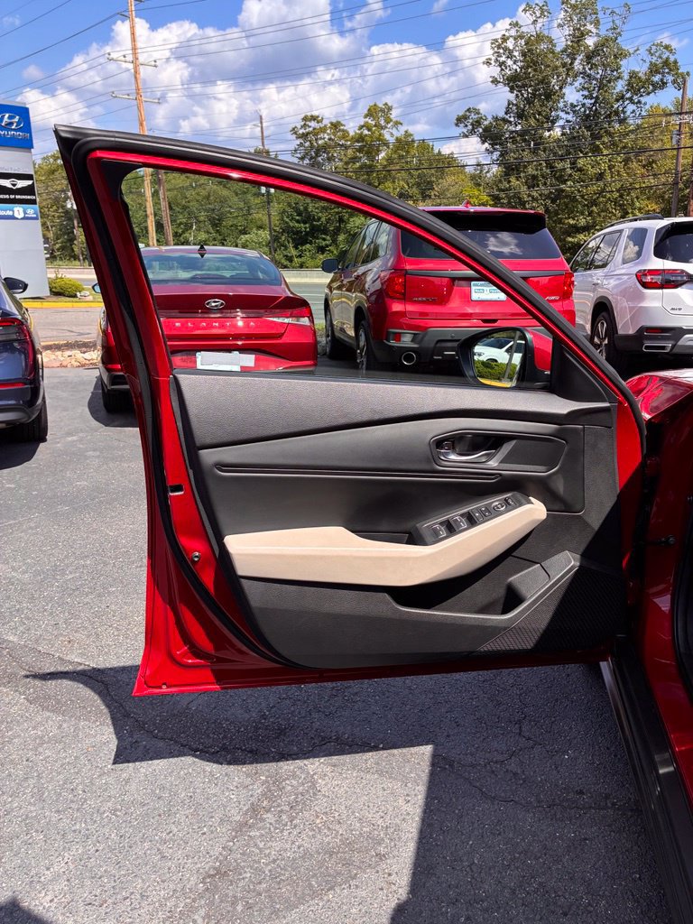 Used 2023 Honda Accord EX image 26