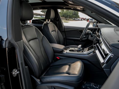 Used 2021 Audi Q8 Premium w/ Convenience Package image 32