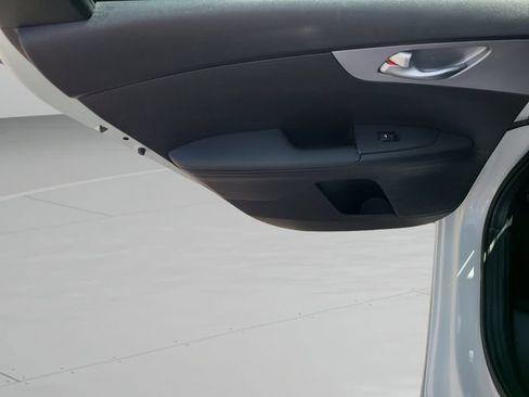 Used 2023 Kia Forte LXS w/ LXS Technology Package FWD image 17