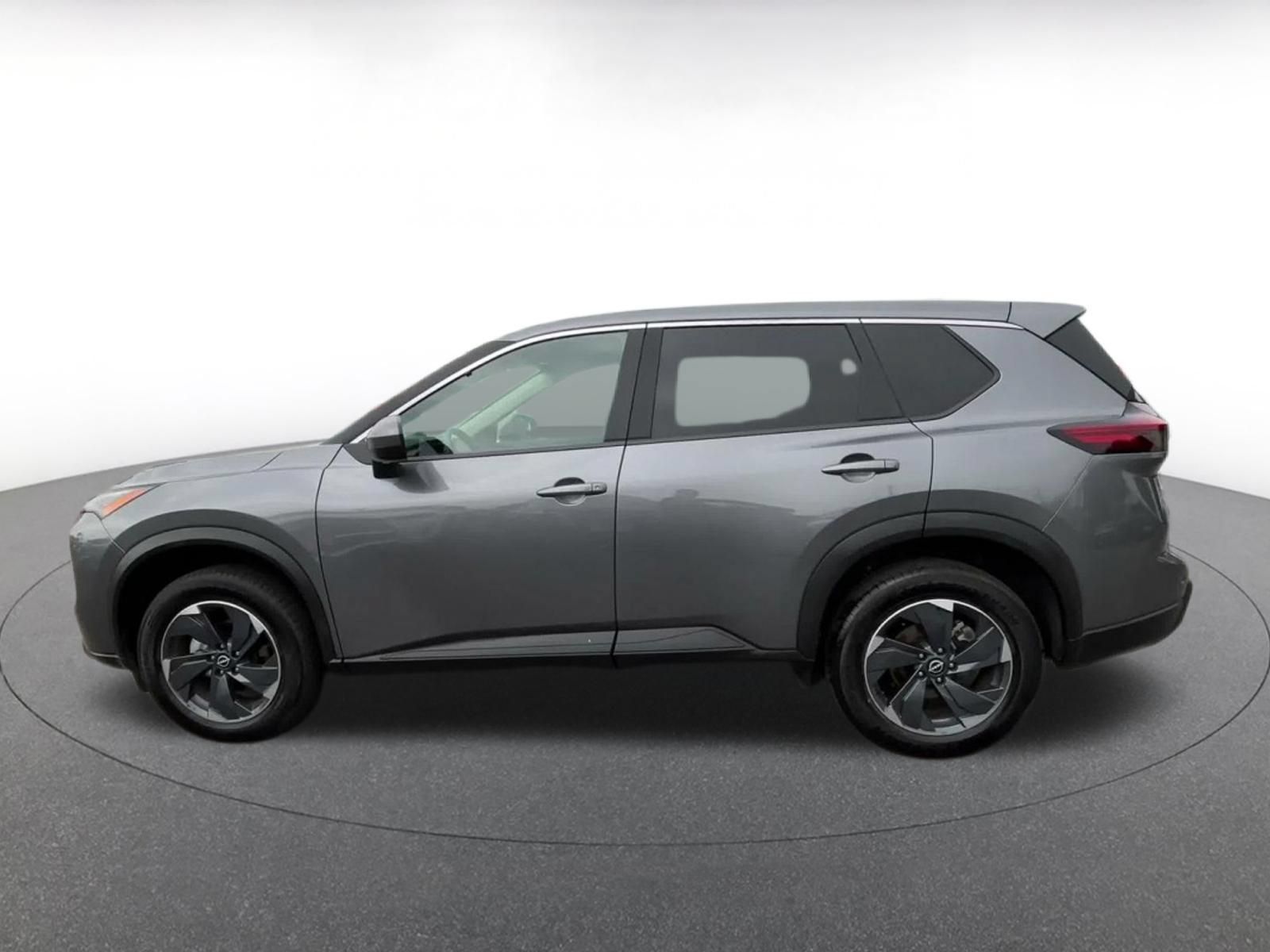 Used 2025 Nissan Rogue SV FWD image 8
