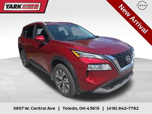 Certified 2023 Nissan Rogue SV w/ SV Premium B Package AWD/4WD image 1