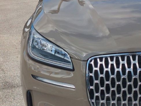 New 2026 Lincoln Corsair Premiere image 10