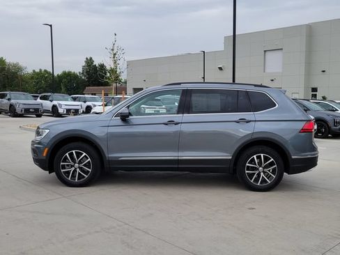 Used 2021 Volkswagen Tiguan SE FWD image 2