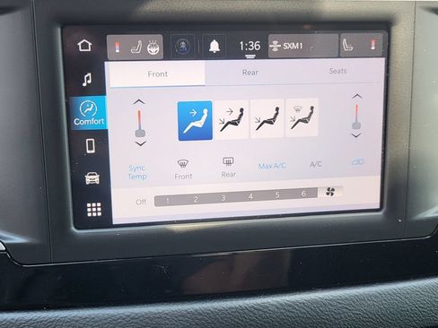 Used 2023 Chrysler Voyager LX FWD image 17