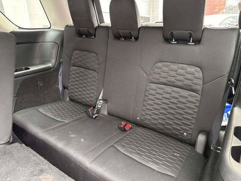 Used 2022 Nissan Pathfinder S AWD/4WD image 16