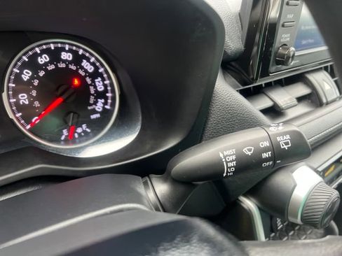 Used 2022 Toyota RAV4 LE image 25