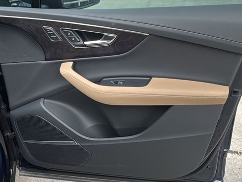 Used 2025 Audi Q7 3.0T Prestige image 31