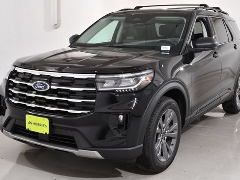 New 2026 Ford Explorer Active AWD/4WD image 2