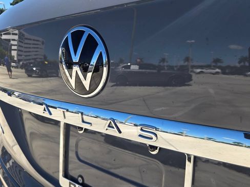 Used 2022 Volkswagen Atlas Cross Sport SE FWD image 14
