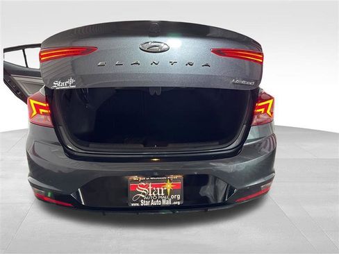 Used 2020 Hyundai Elantra Limited image 12