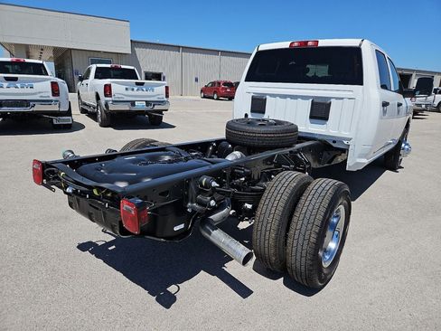 New 2026 RAM 3500 Tradesman AWD/4WD image 7
