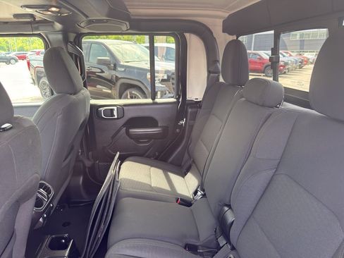 Used 2020 Jeep Gladiator Sport w/ Quick Order Package 24S AWD/4WD image 34
