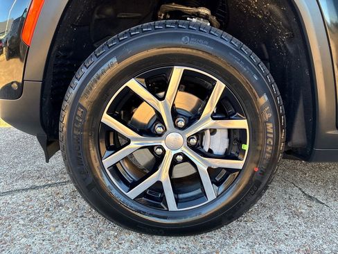 New 2025 Jeep Grand Cherokee Limited w/ Luxury Tech Group II image 19