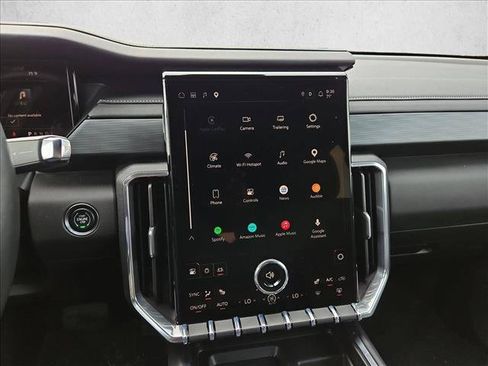 Used 2026 GMC Acadia Elevation w/ Elevation Premium Package FWD image 14